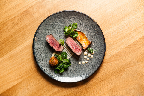 Czech beef, king oyster mushroom, white onion purée, beef croquette wit Reblochon, kale, Kampot pepper