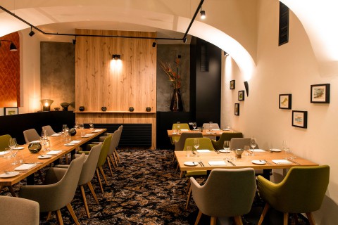Portfolio Restaurant interior